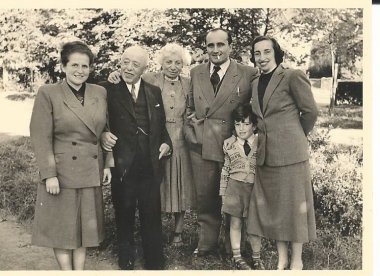 Adolf Juda und Ehefrau geborene  Henriette Isay mit Annely Juda und David zusammen mit meinen Eltern Karl Juda und Jeanne Juda geborene Johanna Salomon Foto um 1950